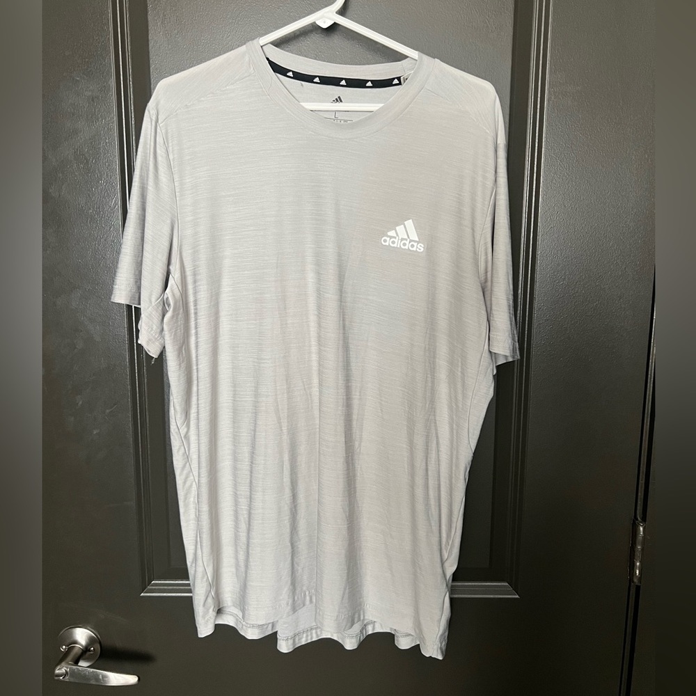 LOT 2 Adidas Aeroready T-shirts